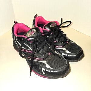 Danskin Now Sneakers